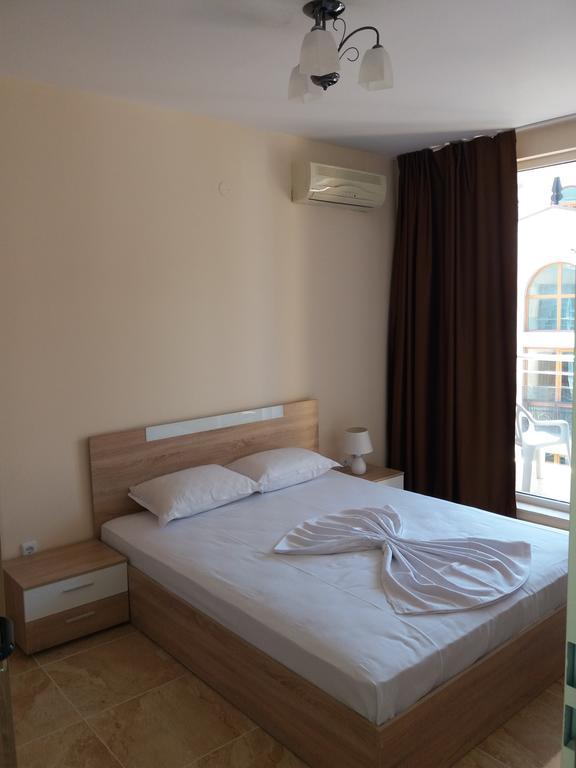 Golden Sea View Apartments 1 Pomorie Exteriör bild