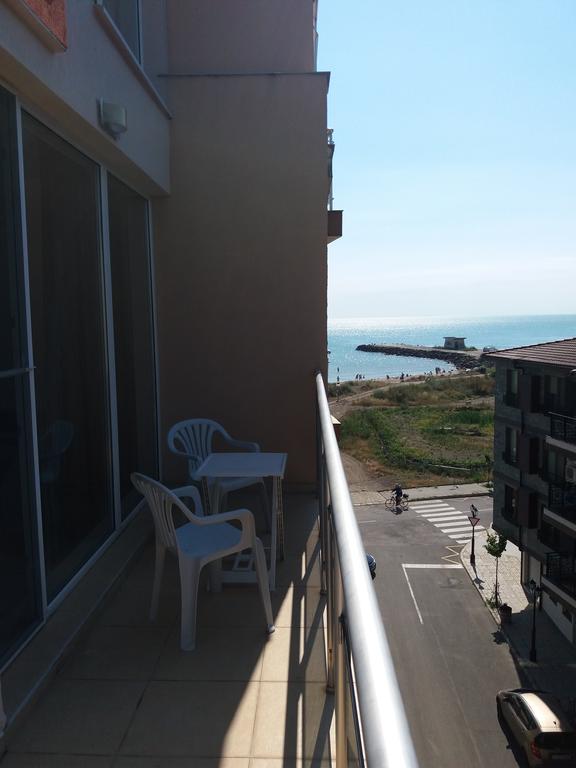 Golden Sea View Apartments 1 Pomorie Exteriör bild