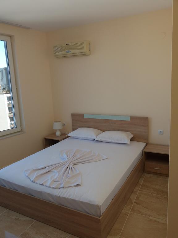 Golden Sea View Apartments 1 Pomorie Exteriör bild